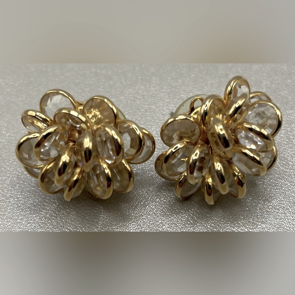 Source Unknown Gold and Clear Flower Earrings
